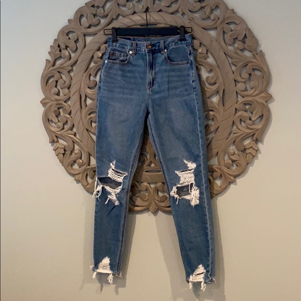 American Eagle Distressed Mom Jeans Size 00